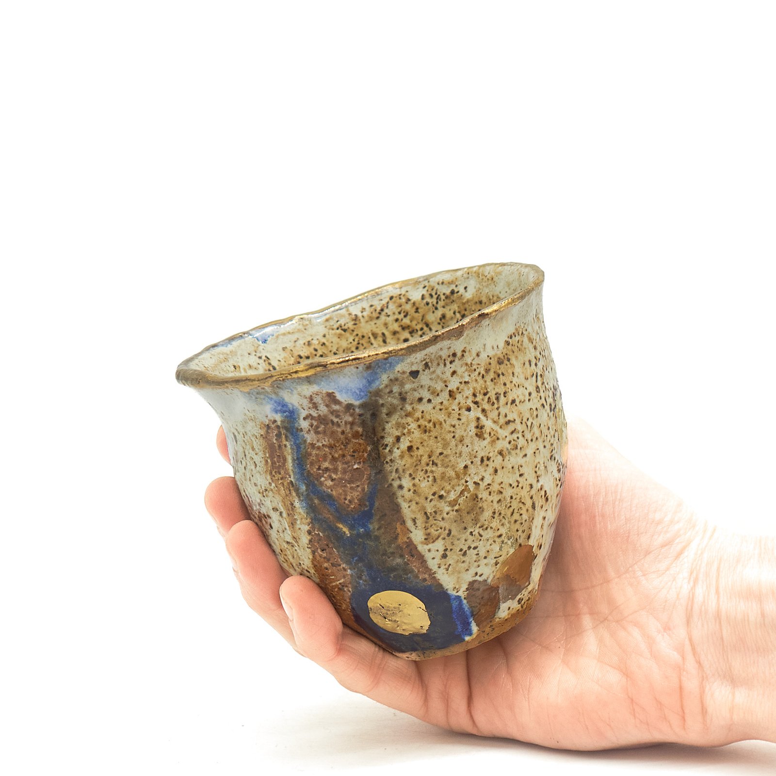 Ceramiczny kubek pękaty – ręcznie robiony
